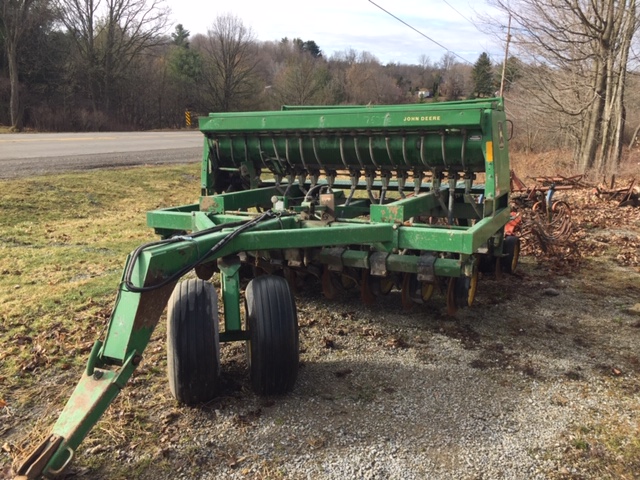 John Deere 750 No-till Drill. 10 Foot. Grass Seed.